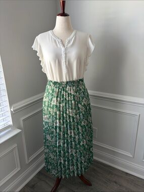 Max Studio Green Floral Pleated Skirt | size large
